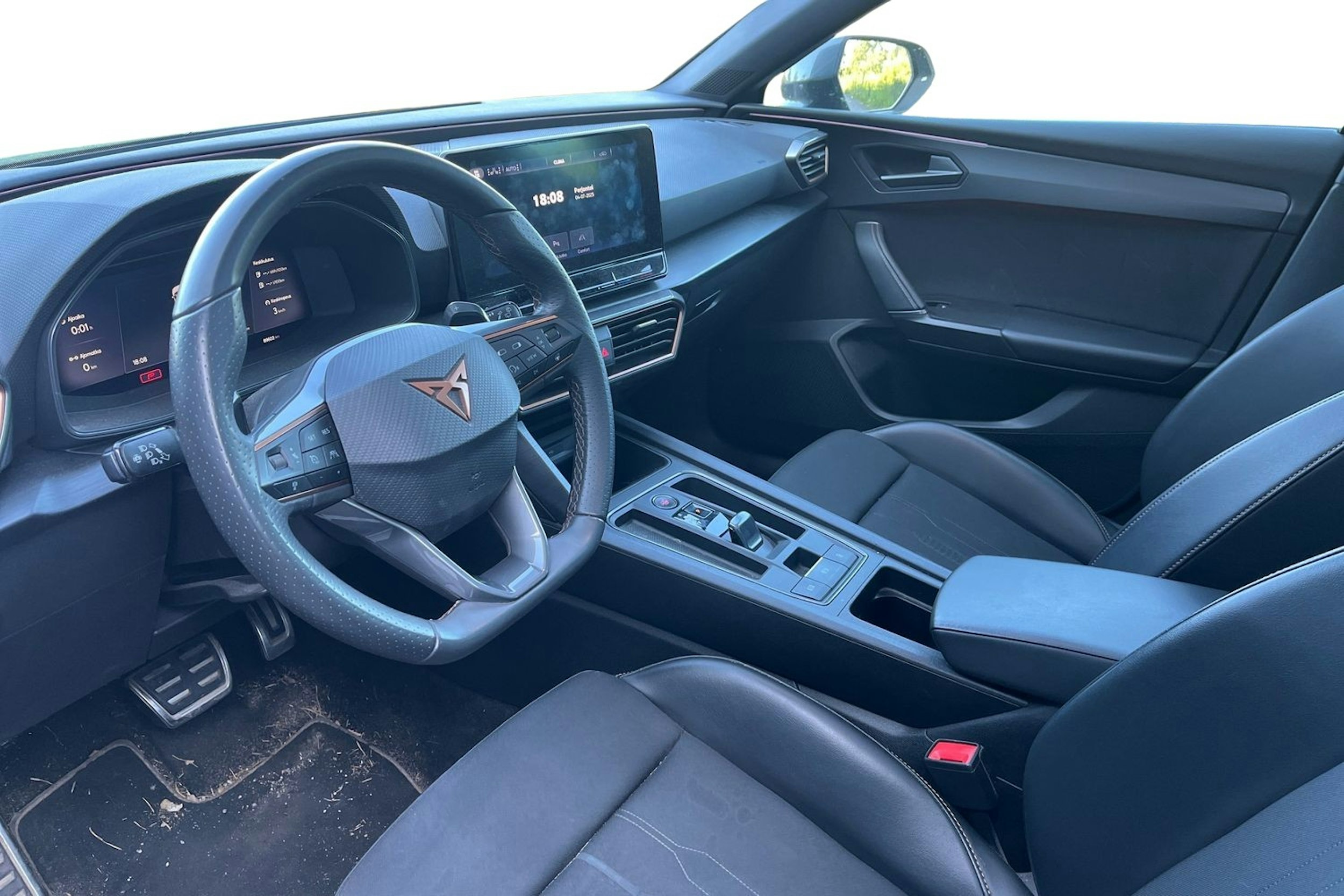 harmaa SEAT Leon Sportstourer 2020 kuva 3.