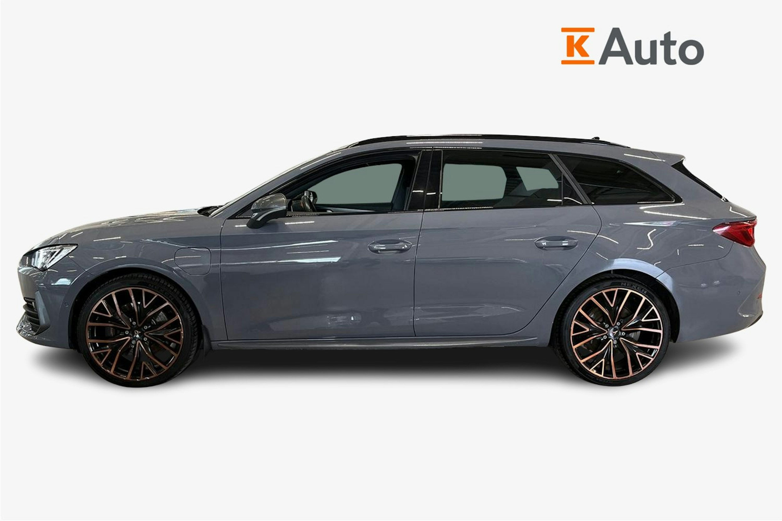 harmaa CUPRA Leon Sportstourer 2020 kuva 5.