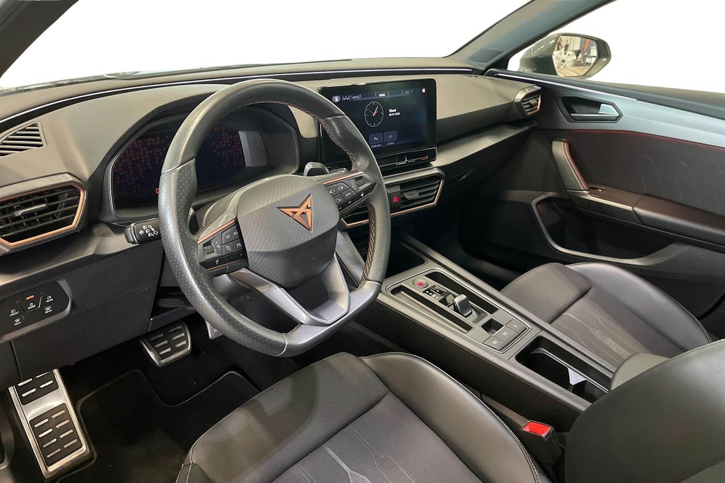 harmaa CUPRA Leon Sportstourer 2020 kuva 6.