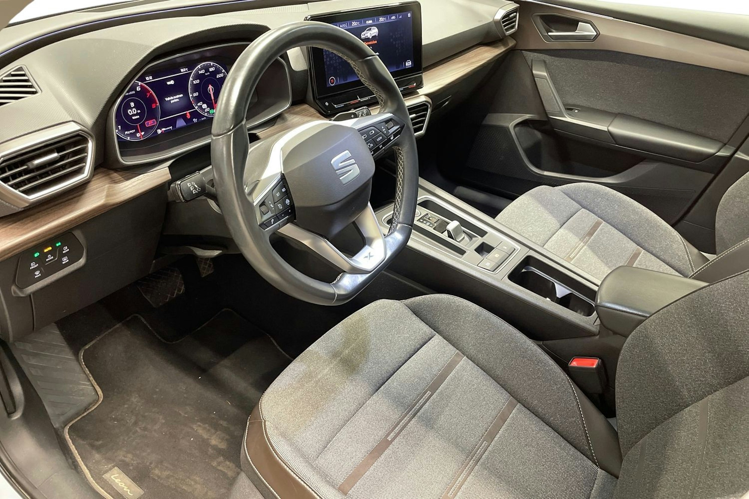 Valkoinen SEAT LEON SPORTSTOURER 2021 kuva 6.