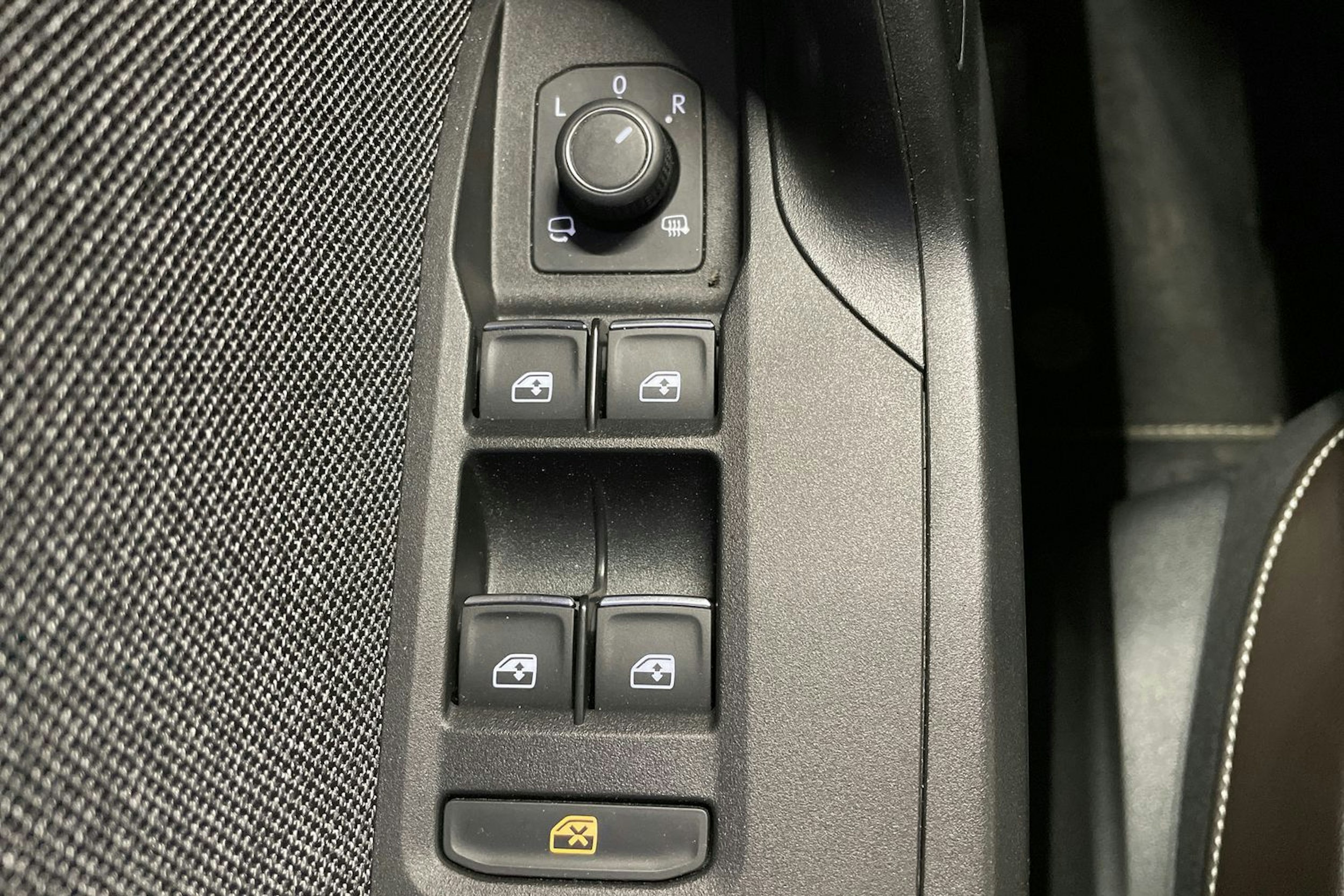 Valkoinen SEAT LEON SPORTSTOURER 2021 kuva 19.