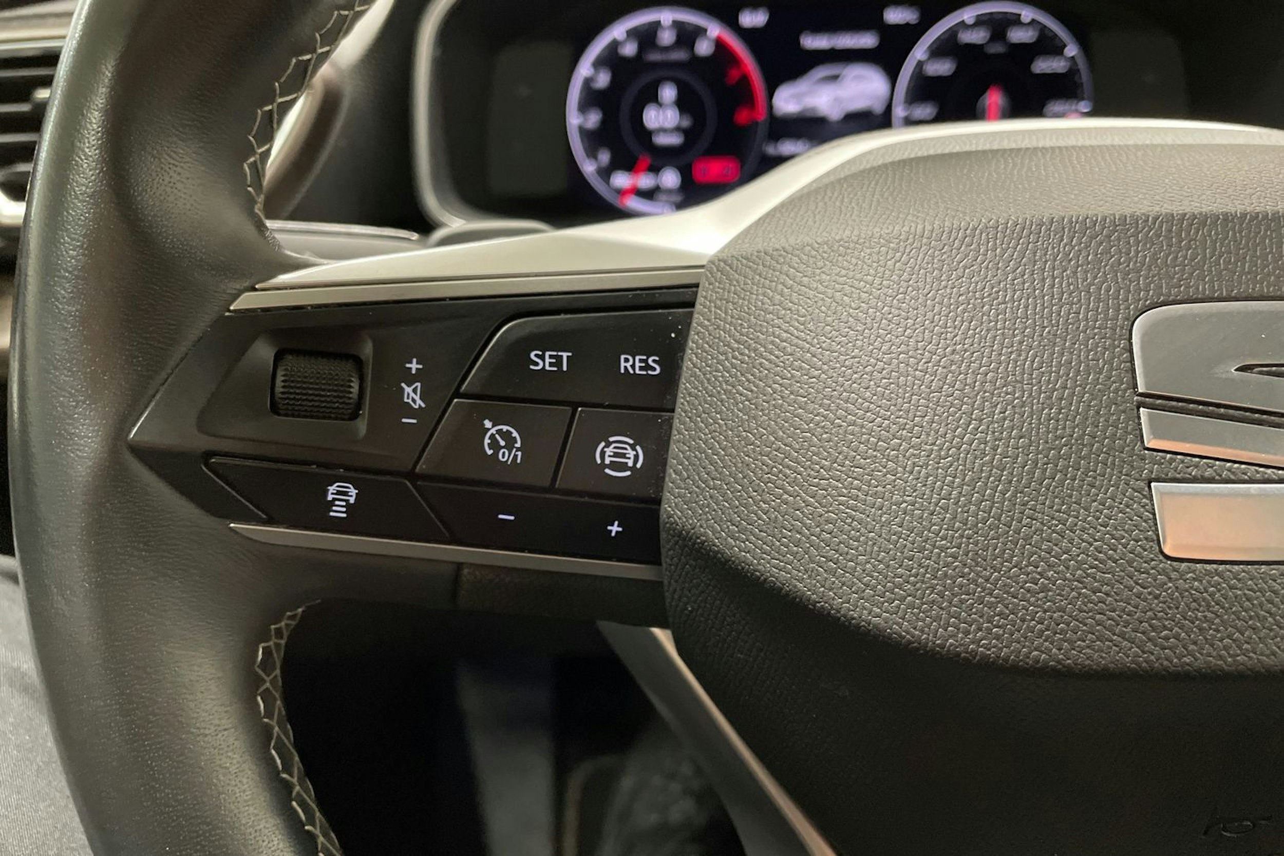 Valkoinen SEAT LEON SPORTSTOURER 2021 kuva 20.