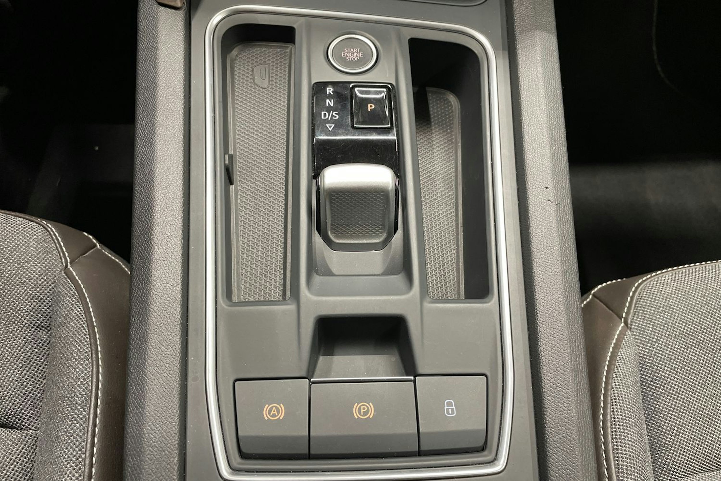 Valkoinen SEAT LEON SPORTSTOURER 2021 kuva 23.