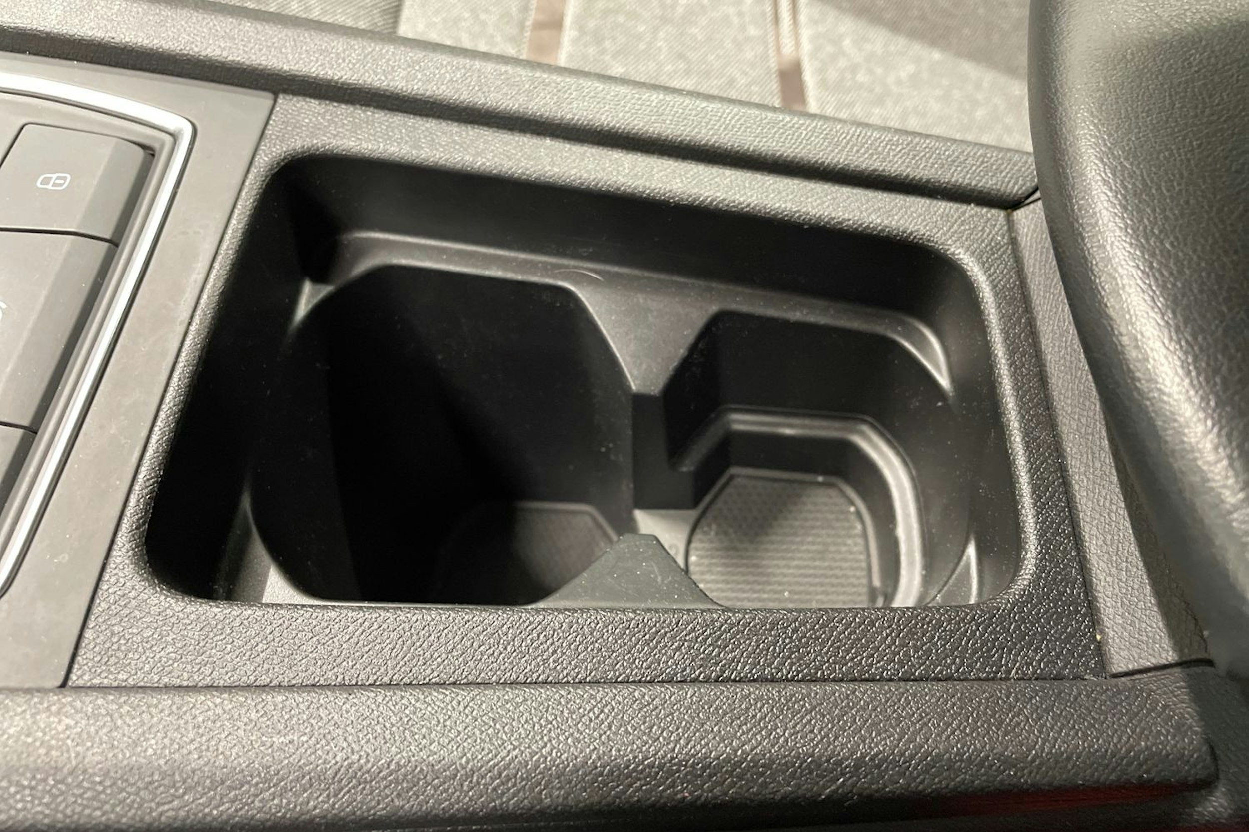 Valkoinen SEAT LEON SPORTSTOURER 2021 kuva 25.