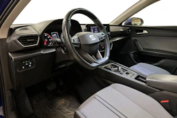 sininen SEAT Leon Sportstourer 2021 kuva 3.