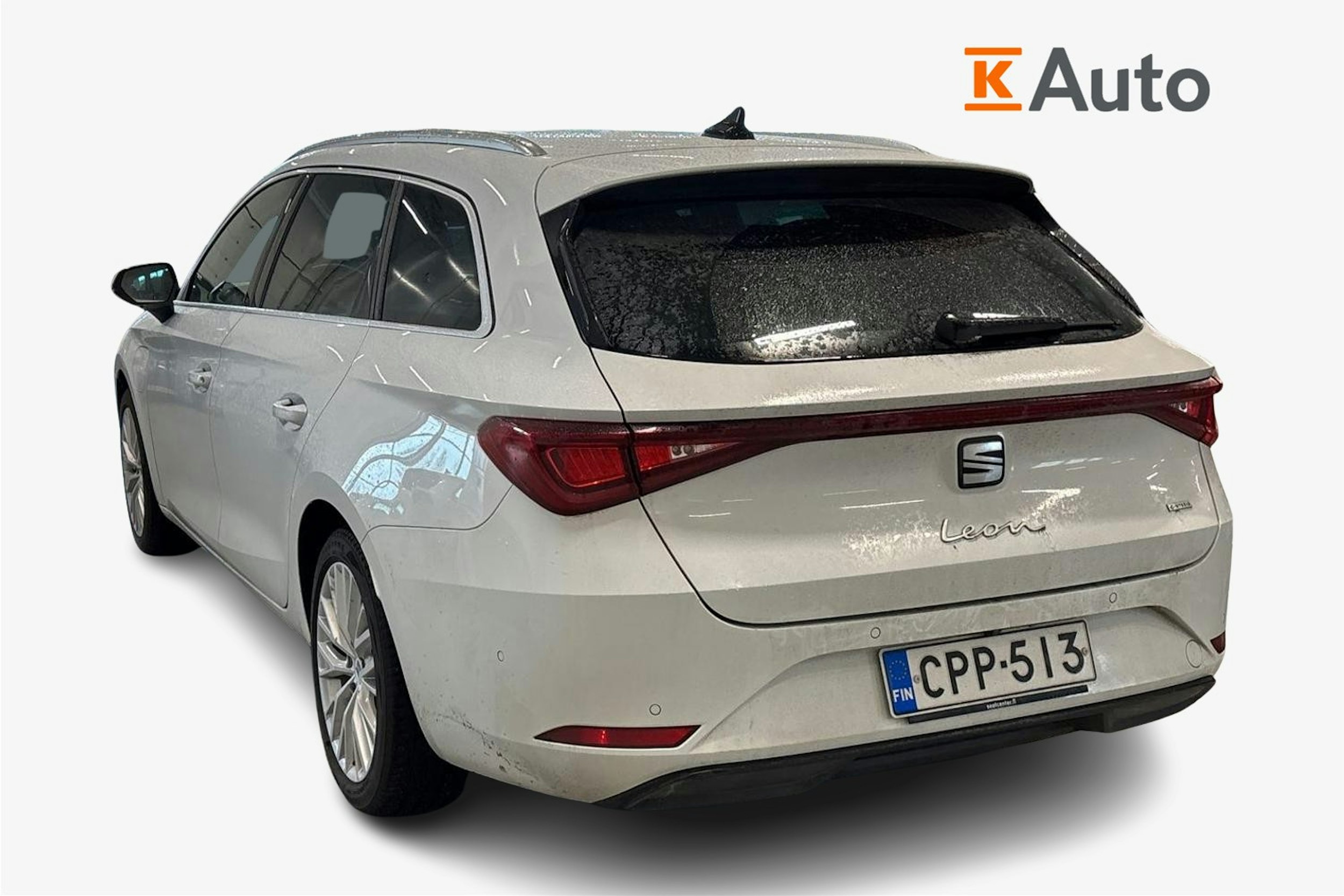 valkoinen SEAT Leon Sportstourer 2021 kuva 2.