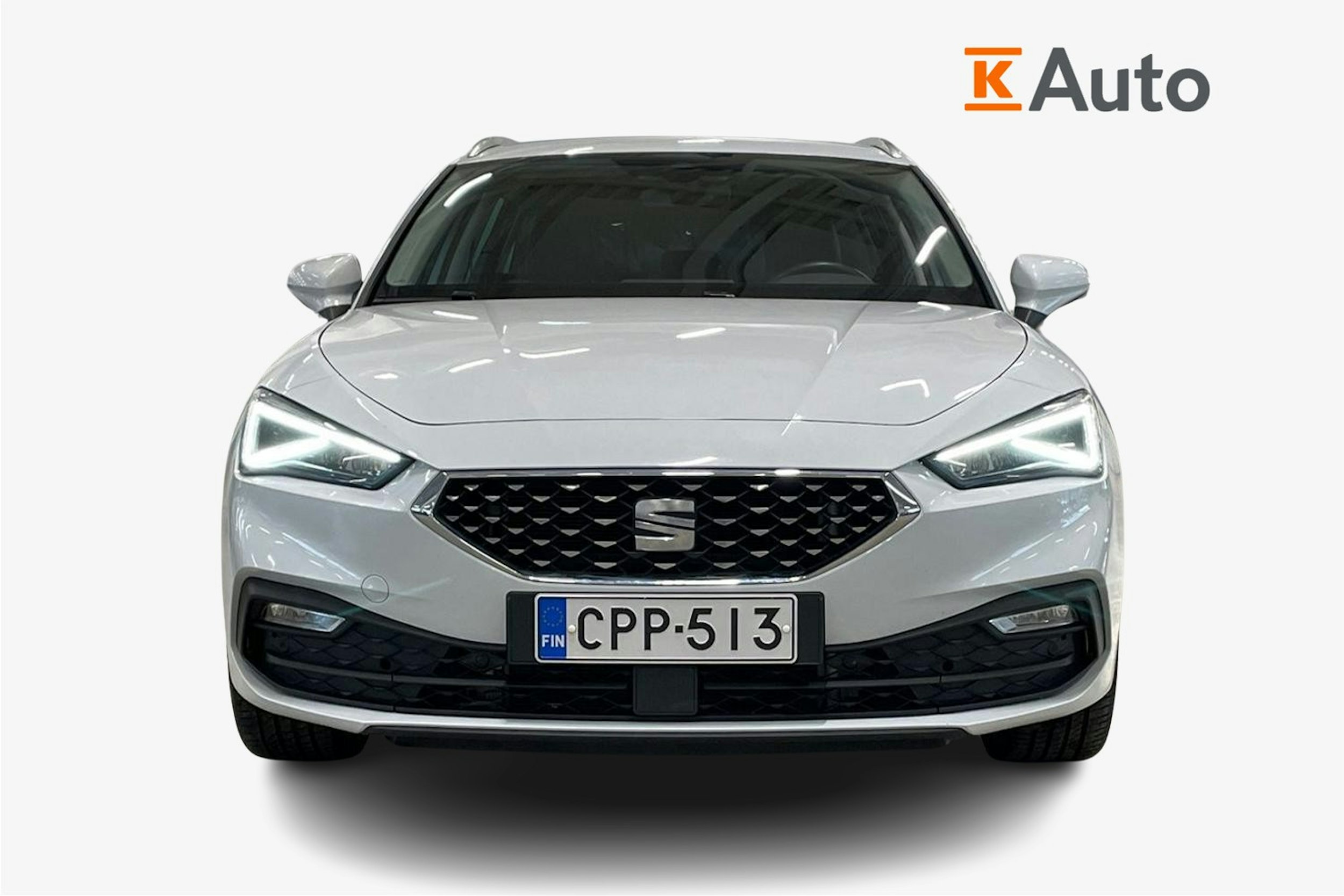 valkoinen SEAT Leon Sportstourer 2021 kuva 5.