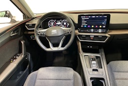 valkoinen SEAT Leon Sportstourer 2021 kuva 9.
