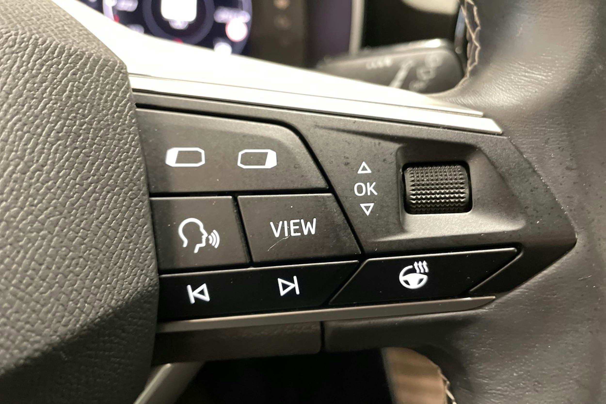 valkoinen SEAT Leon Sportstourer 2021 kuva 16.