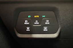 valkoinen SEAT Leon Sportstourer 2021 kuva 20.