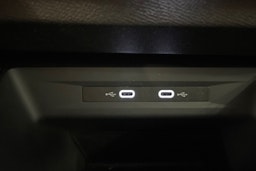 valkoinen SEAT Leon Sportstourer 2021 kuva 30.