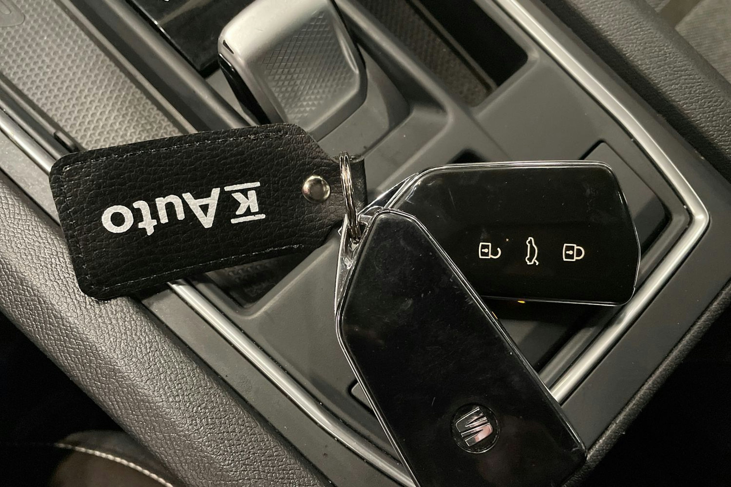 valkoinen SEAT Leon Sportstourer 2021 kuva 33.