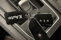 valkoinen SEAT Leon Sportstourer 2021 kuva 33.
