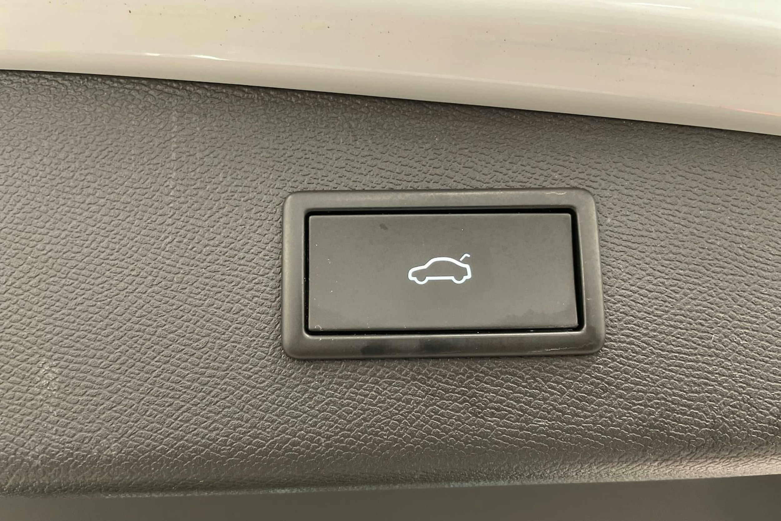 valkoinen SEAT Leon Sportstourer 2021 kuva 38.