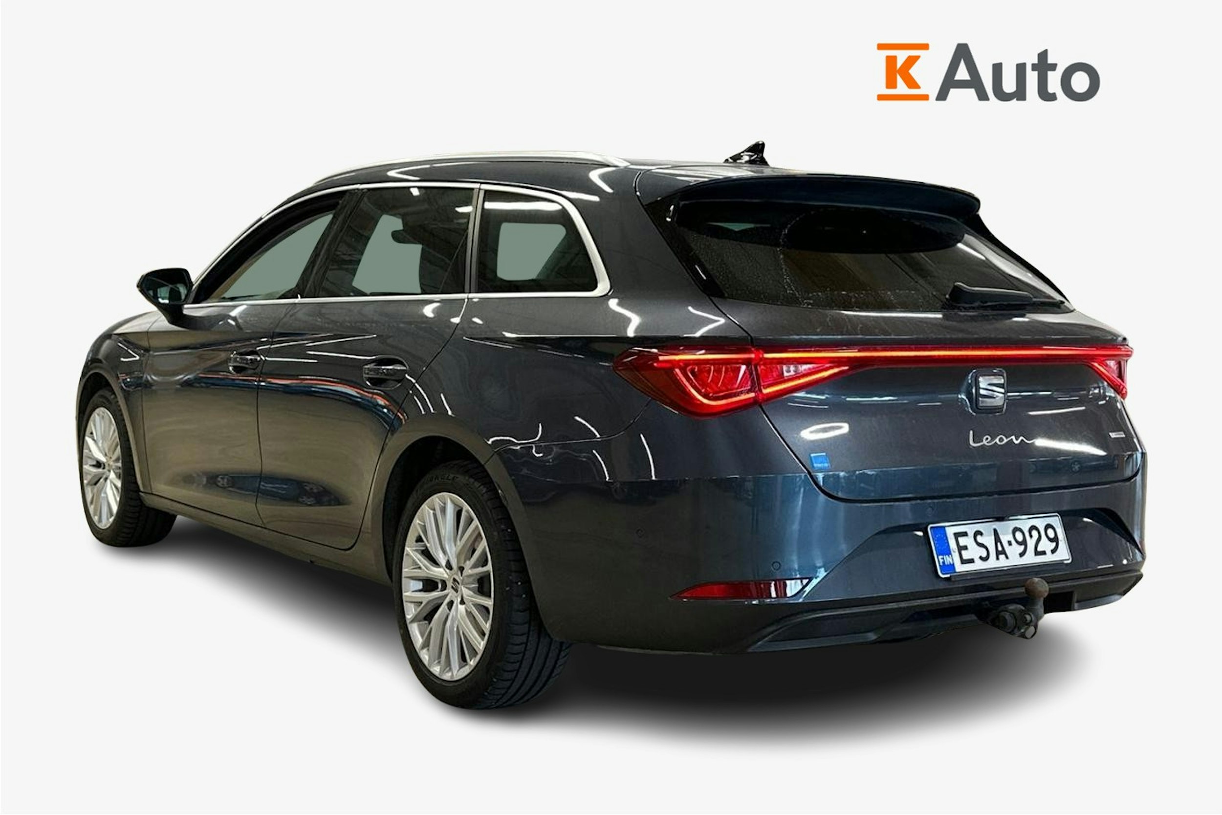 harmaa SEAT Leon Sportstourer 2021 kuva 2.