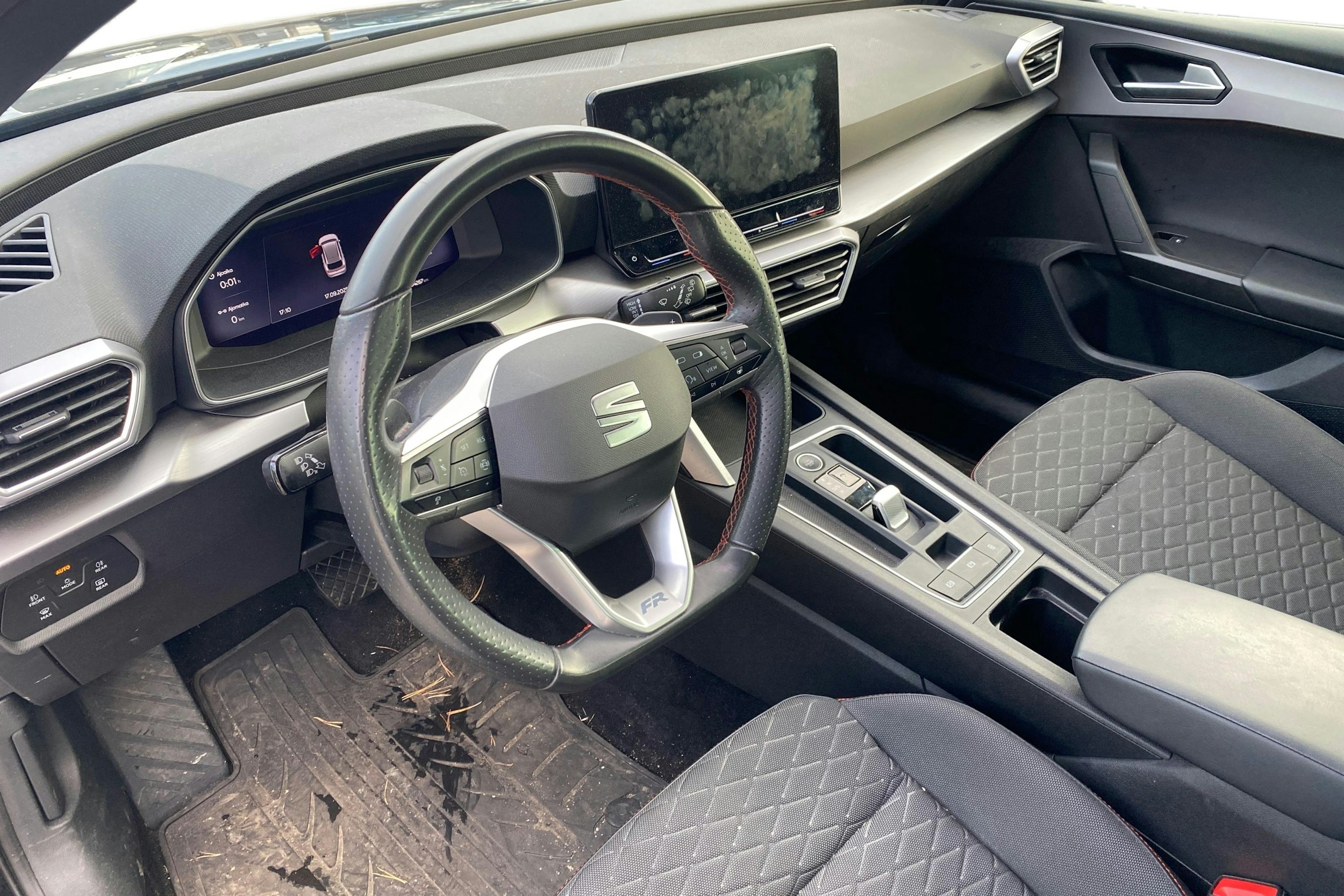 Musta SEAT LEON SPORTSTOURER 2021 kuva 3.