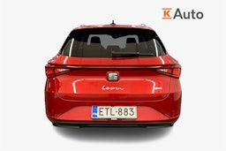 punainen SEAT Leon Sportstourer 2021 kuva 3.