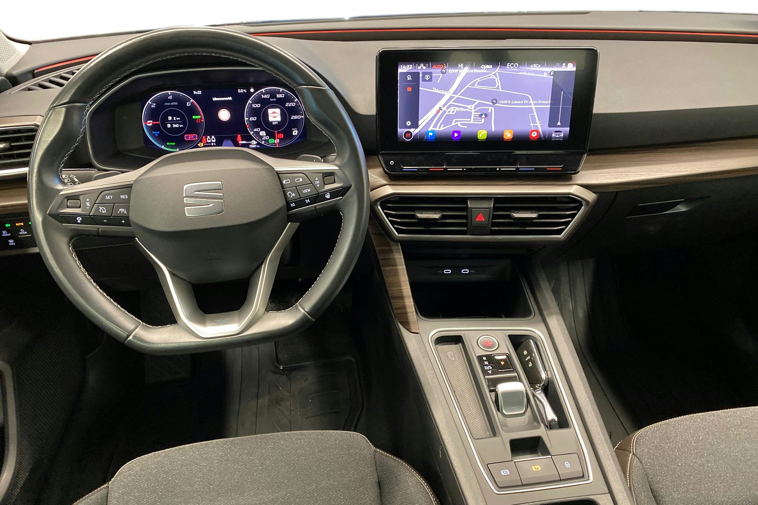 punainen SEAT Leon Sportstourer 2021 kuva 9.