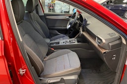 punainen SEAT Leon Sportstourer 2021 kuva 20.