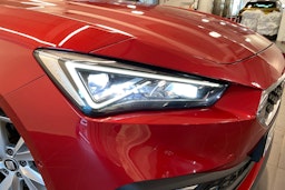 punainen SEAT Leon Sportstourer 2021 kuva 21.