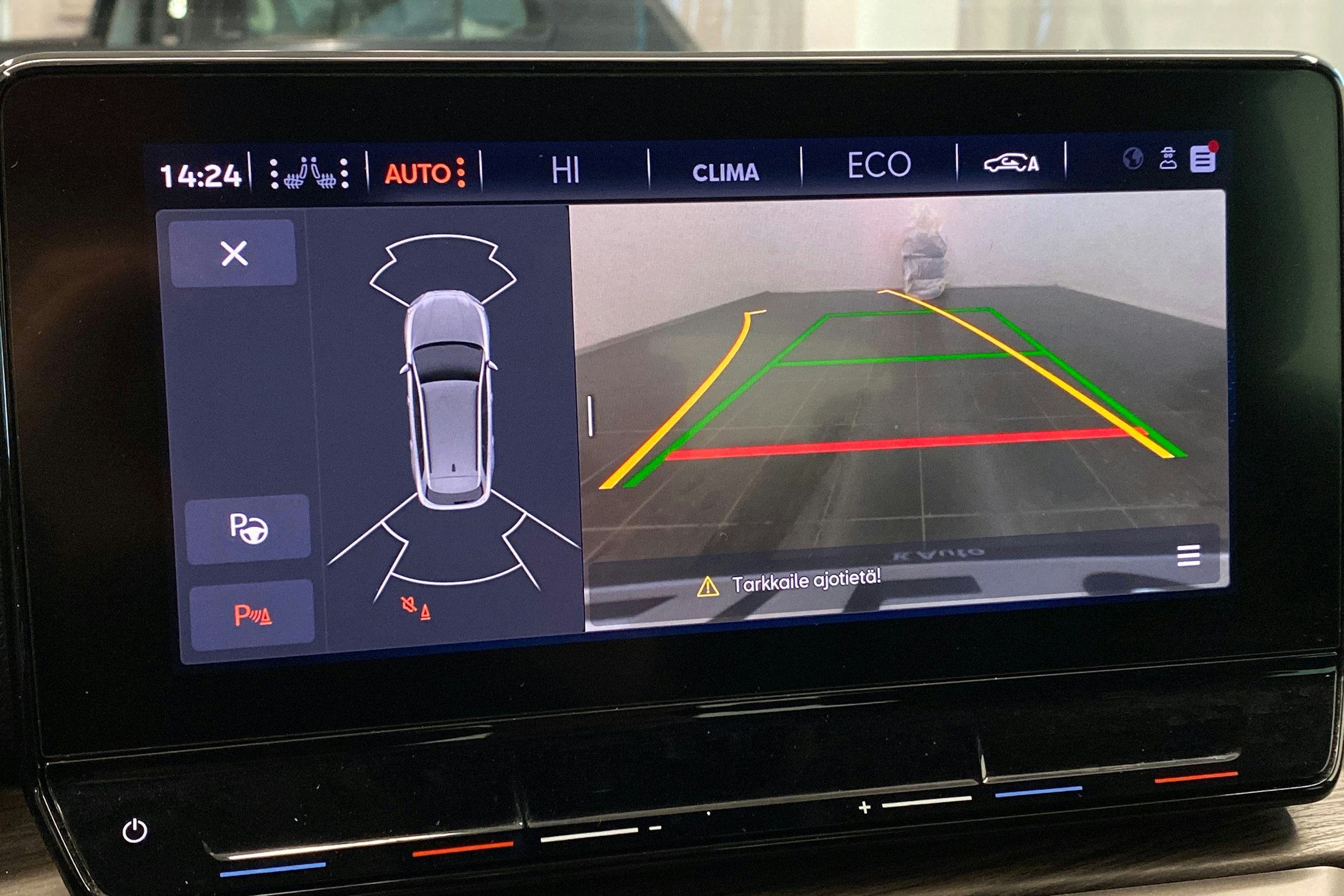 punainen SEAT Leon Sportstourer 2021 kuva 24.