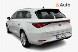 valkoinen SEAT Leon Sportstourer 2021 kuva 2.