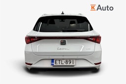 valkoinen SEAT Leon Sportstourer 2021 kuva 3.