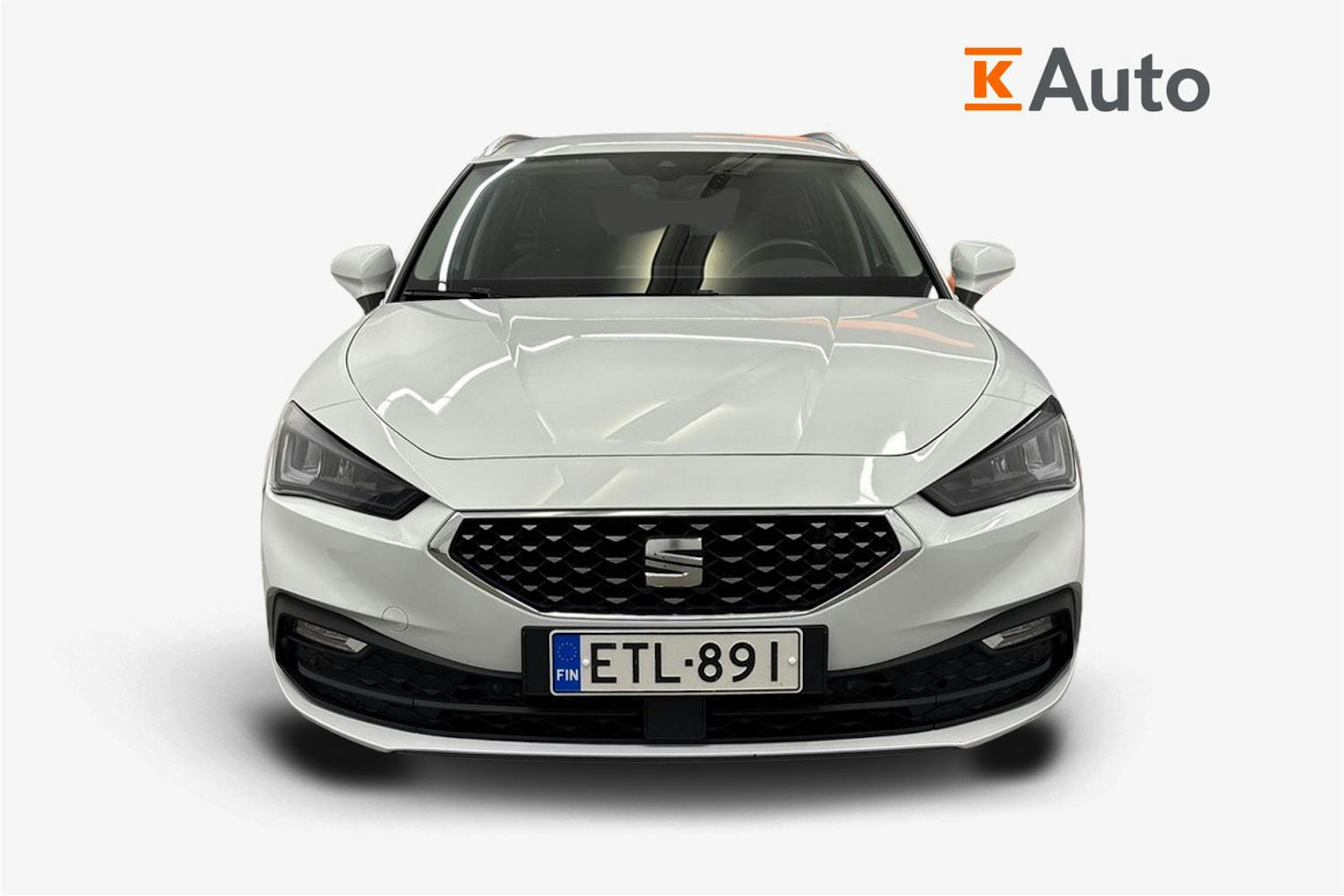 valkoinen SEAT Leon Sportstourer 2021 kuva 4.