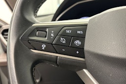 valkoinen SEAT Leon Sportstourer 2021 kuva 13.