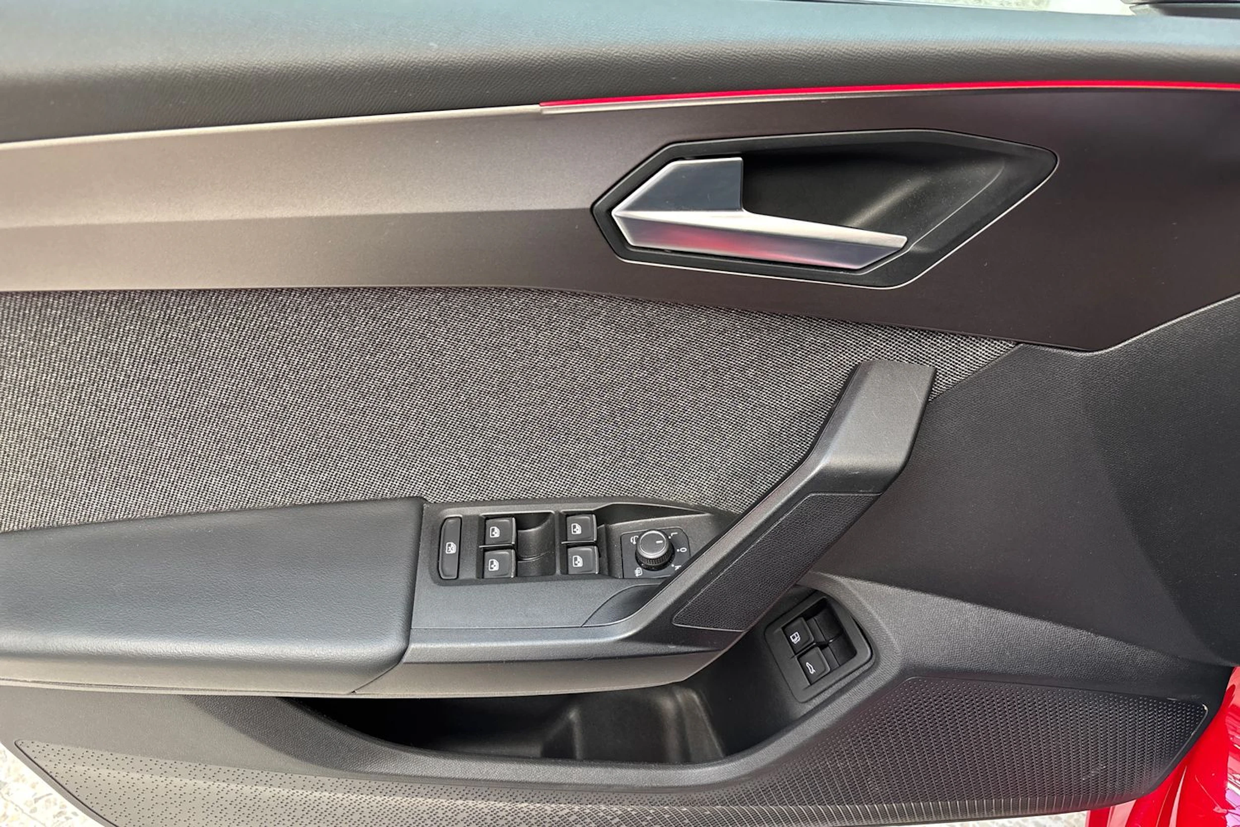 punainen SEAT Leon Sportstourer 2021 kuva 16.