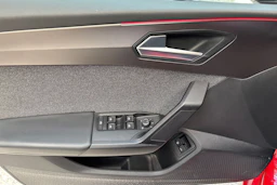 punainen SEAT Leon Sportstourer 2021 kuva 16.