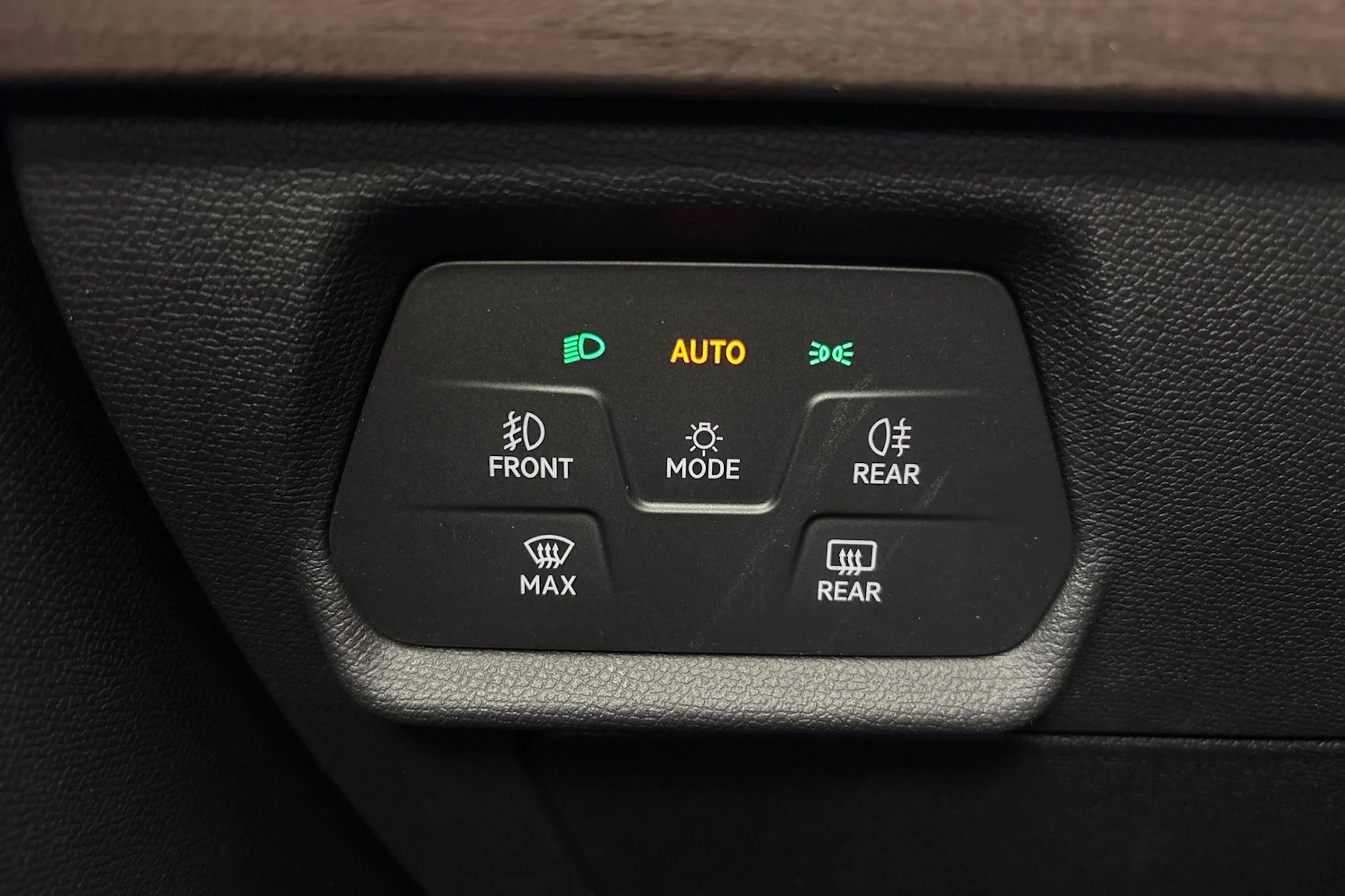 punainen SEAT Leon Sportstourer 2021 kuva 17.