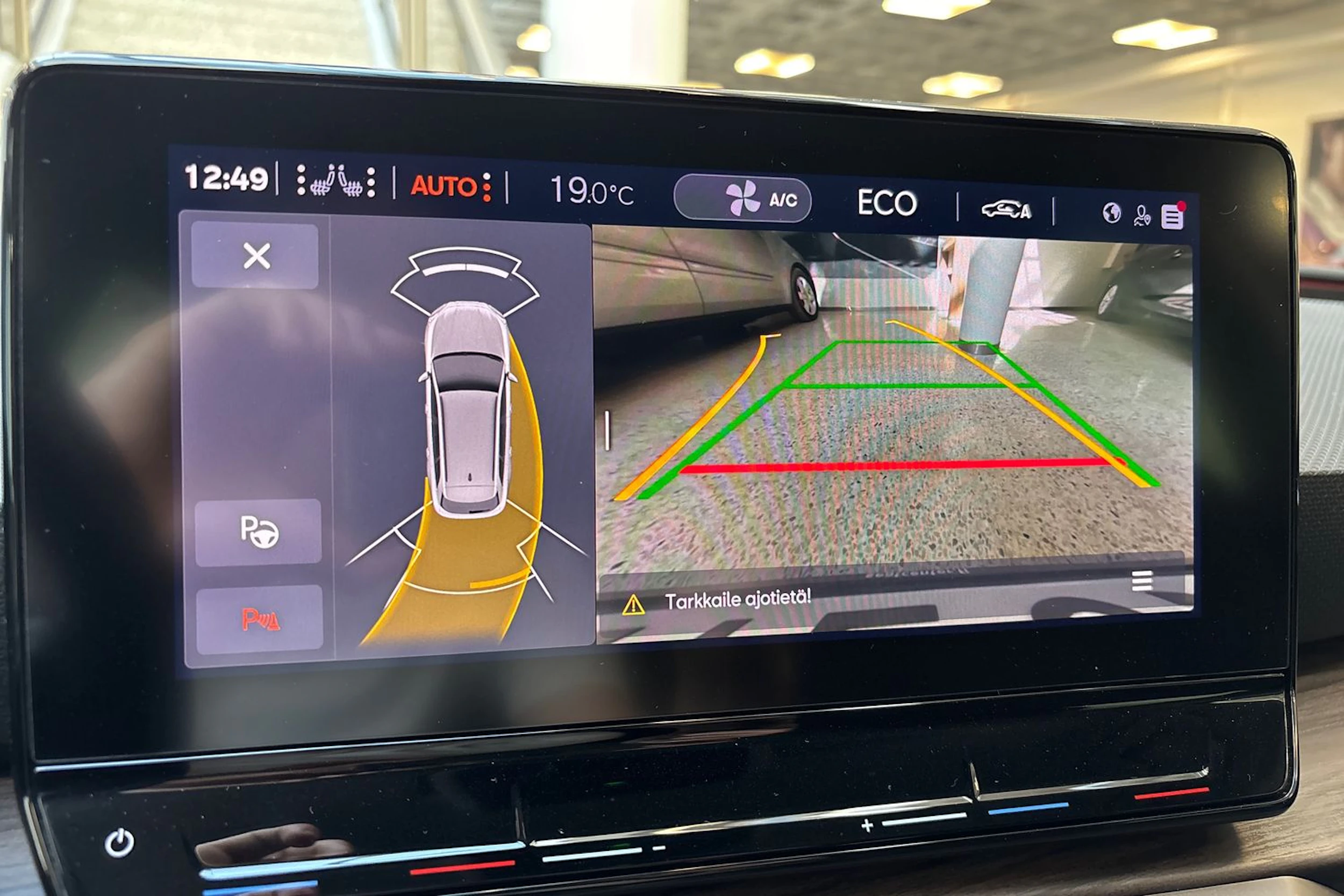 punainen SEAT Leon Sportstourer 2021 kuva 20.