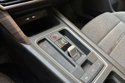 punainen SEAT Leon Sportstourer 2021 kuva 21.