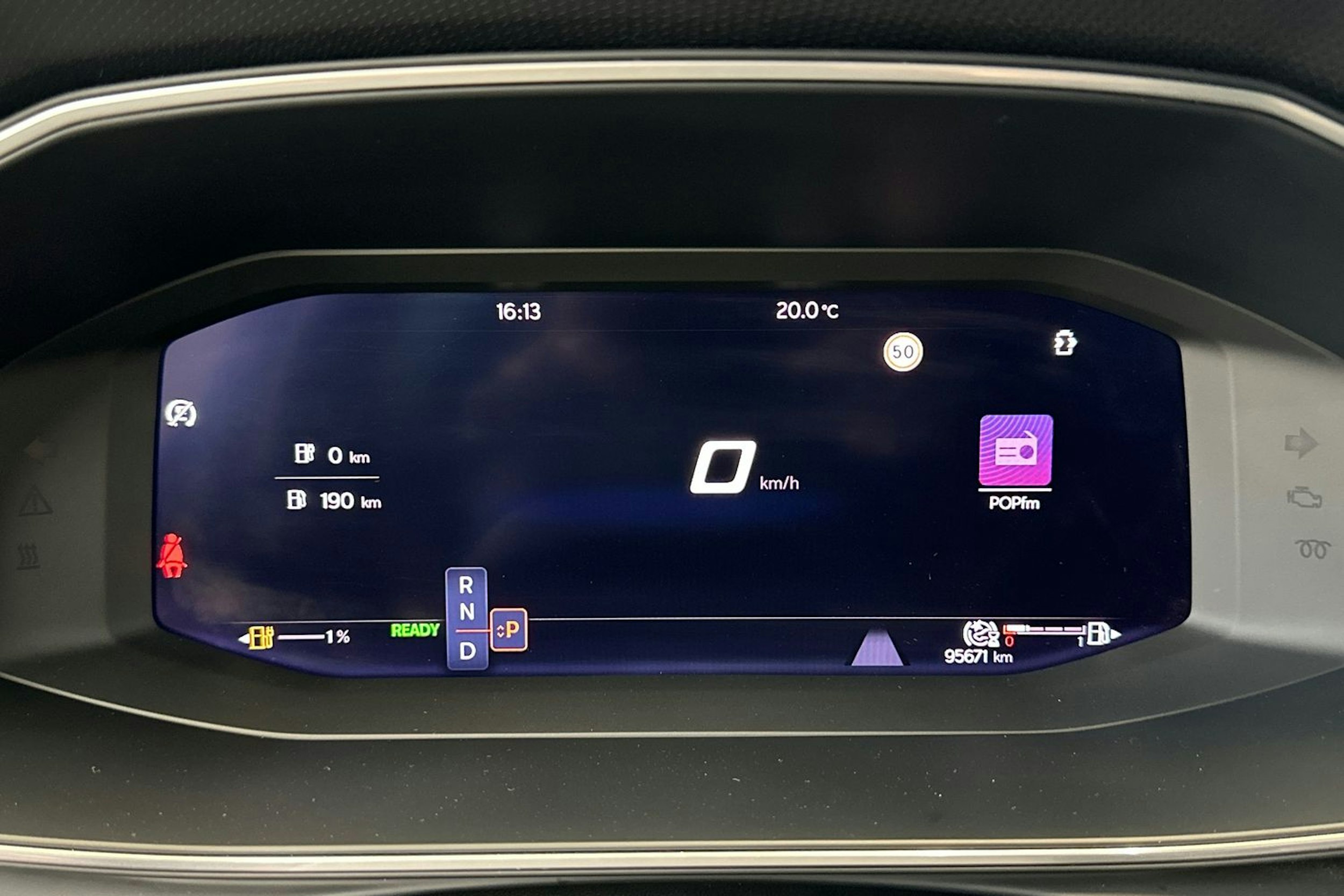 musta SEAT Leon Sportstourer 2021 kuva 22.