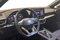 valkoinen SEAT Leon Sportstourer 2021 kuva 3.