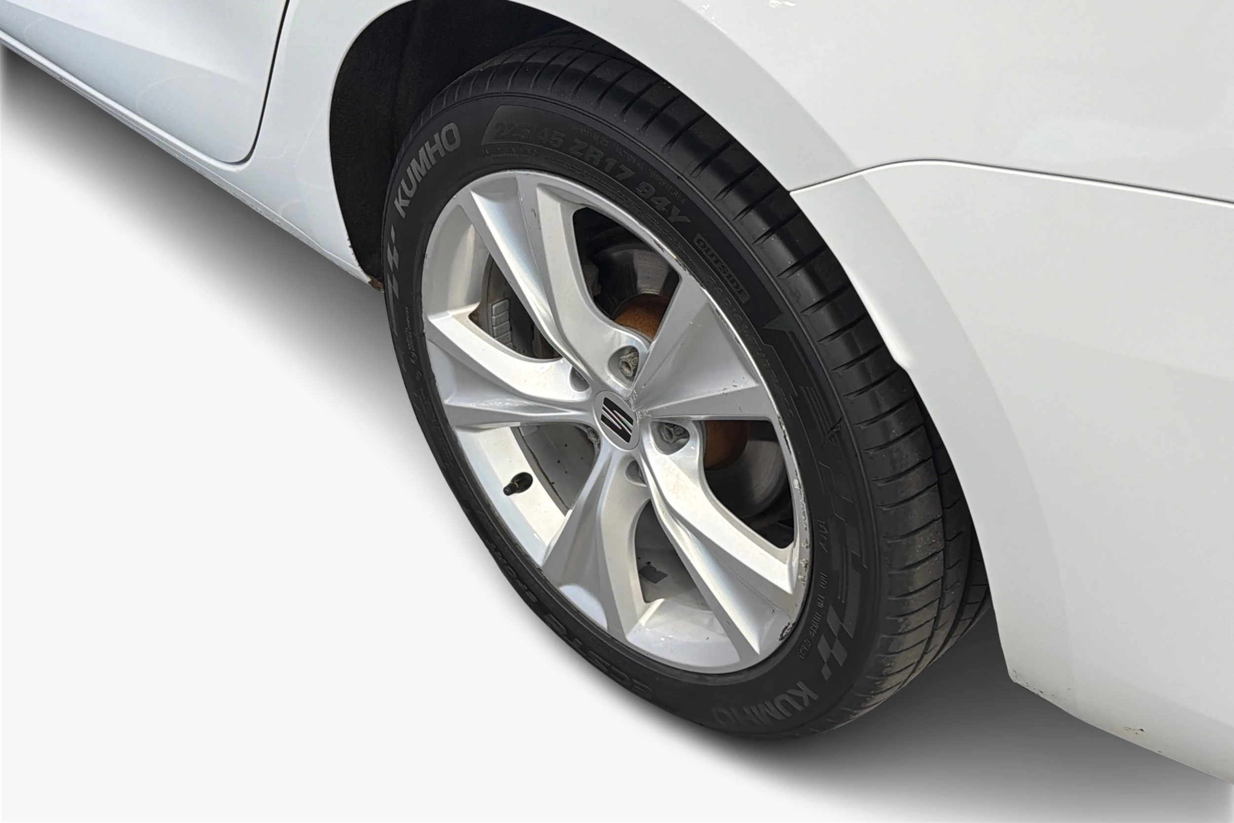 valkoinen SEAT Leon Sportstourer 2021 kuva 9.