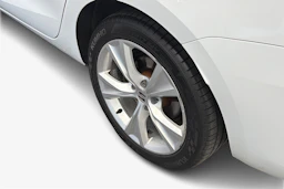 valkoinen SEAT Leon Sportstourer 2021 kuva 9.