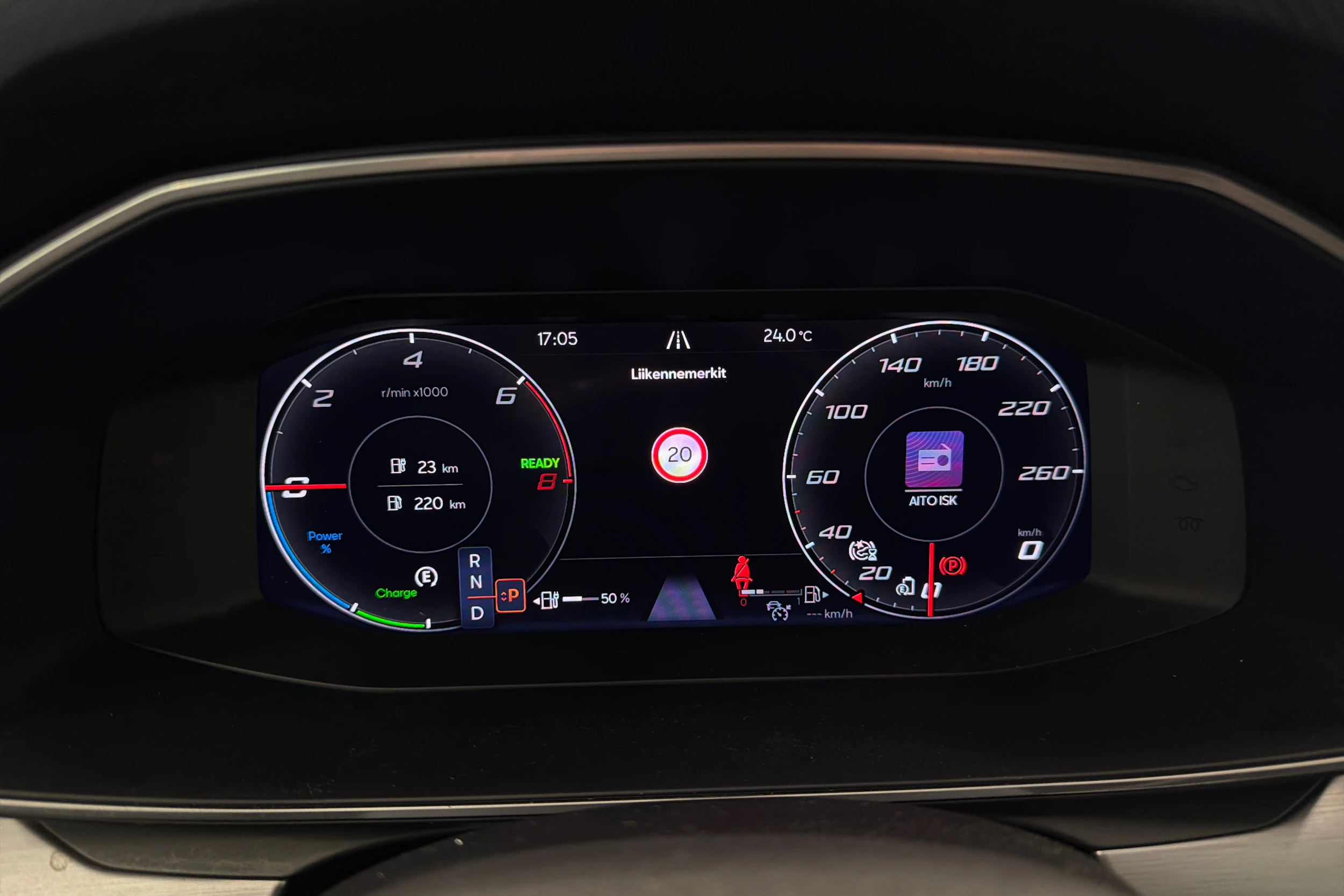 valkoinen SEAT Leon Sportstourer 2021 kuva 19.