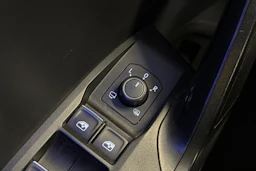 valkoinen SEAT Leon Sportstourer 2021 kuva 20.