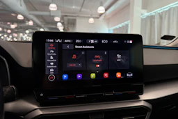 valkoinen SEAT Leon Sportstourer 2021 kuva 25.