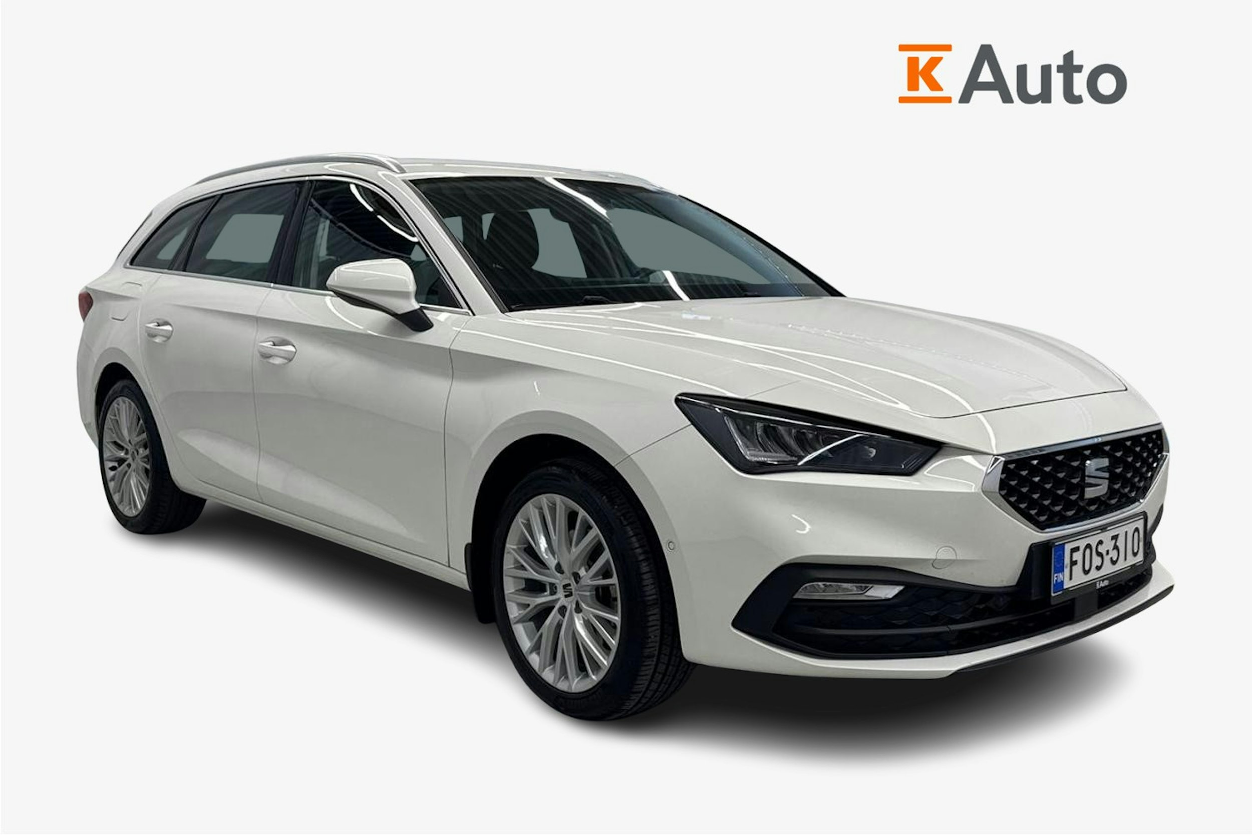 valkoinen SEAT Leon Sportstourer 2021 kuva 1.