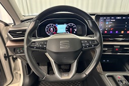 valkoinen SEAT Leon Sportstourer 2021 kuva 16.