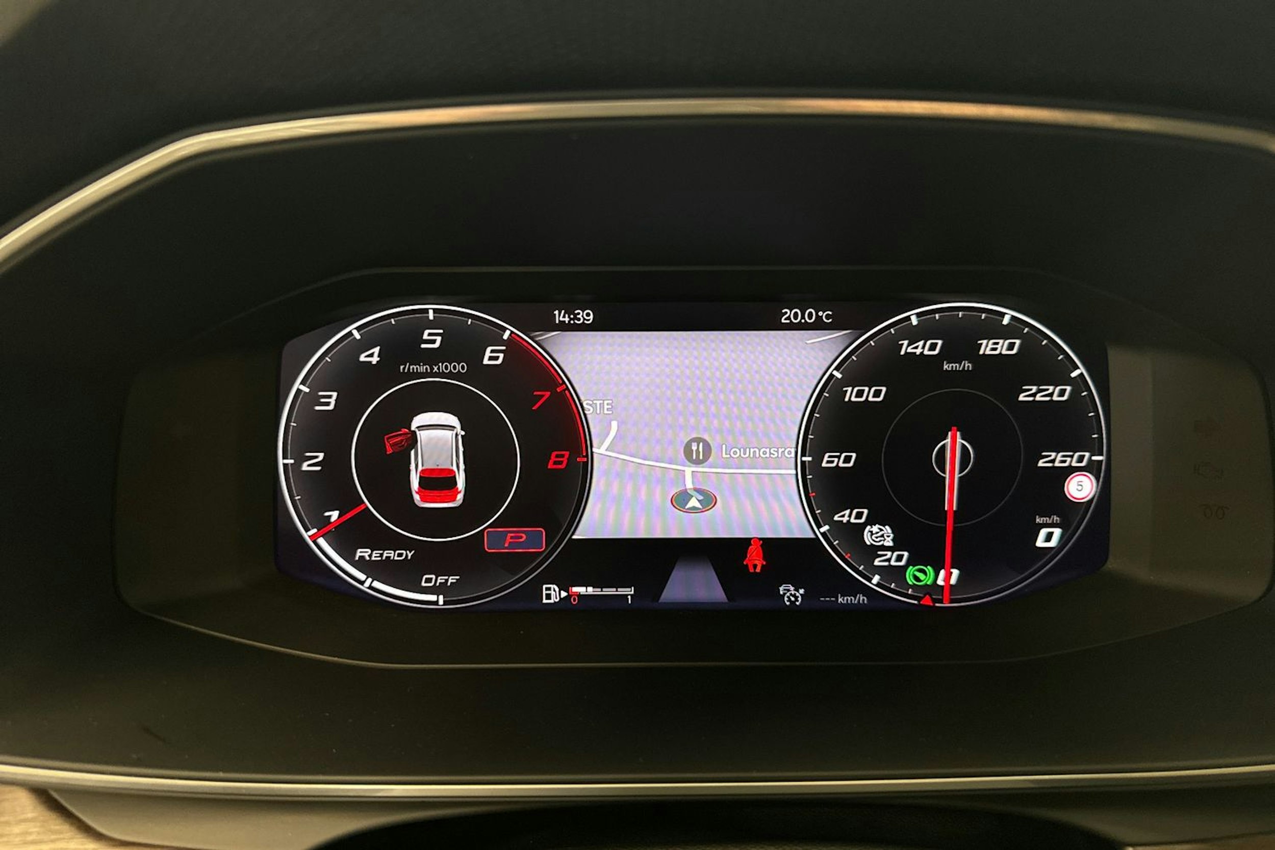 valkoinen SEAT Leon Sportstourer 2021 kuva 19.