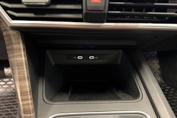 valkoinen SEAT Leon Sportstourer 2021 kuva 23.