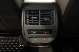 valkoinen SEAT Leon Sportstourer 2021 kuva 26.