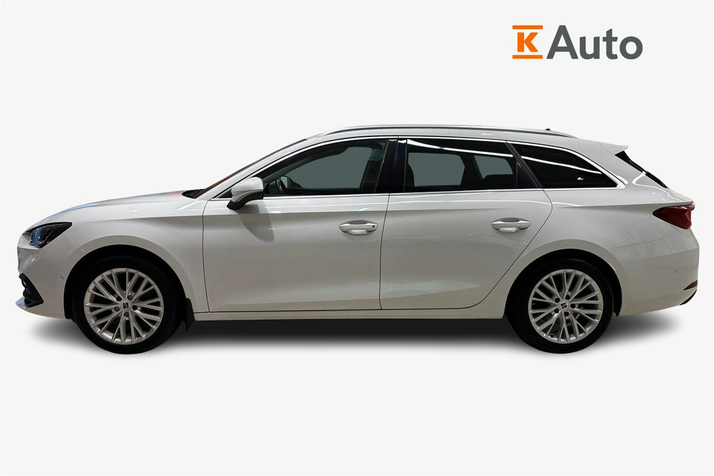 Valkoinen SEAT LEON SPORTSTOURER 2021 kuva 6.