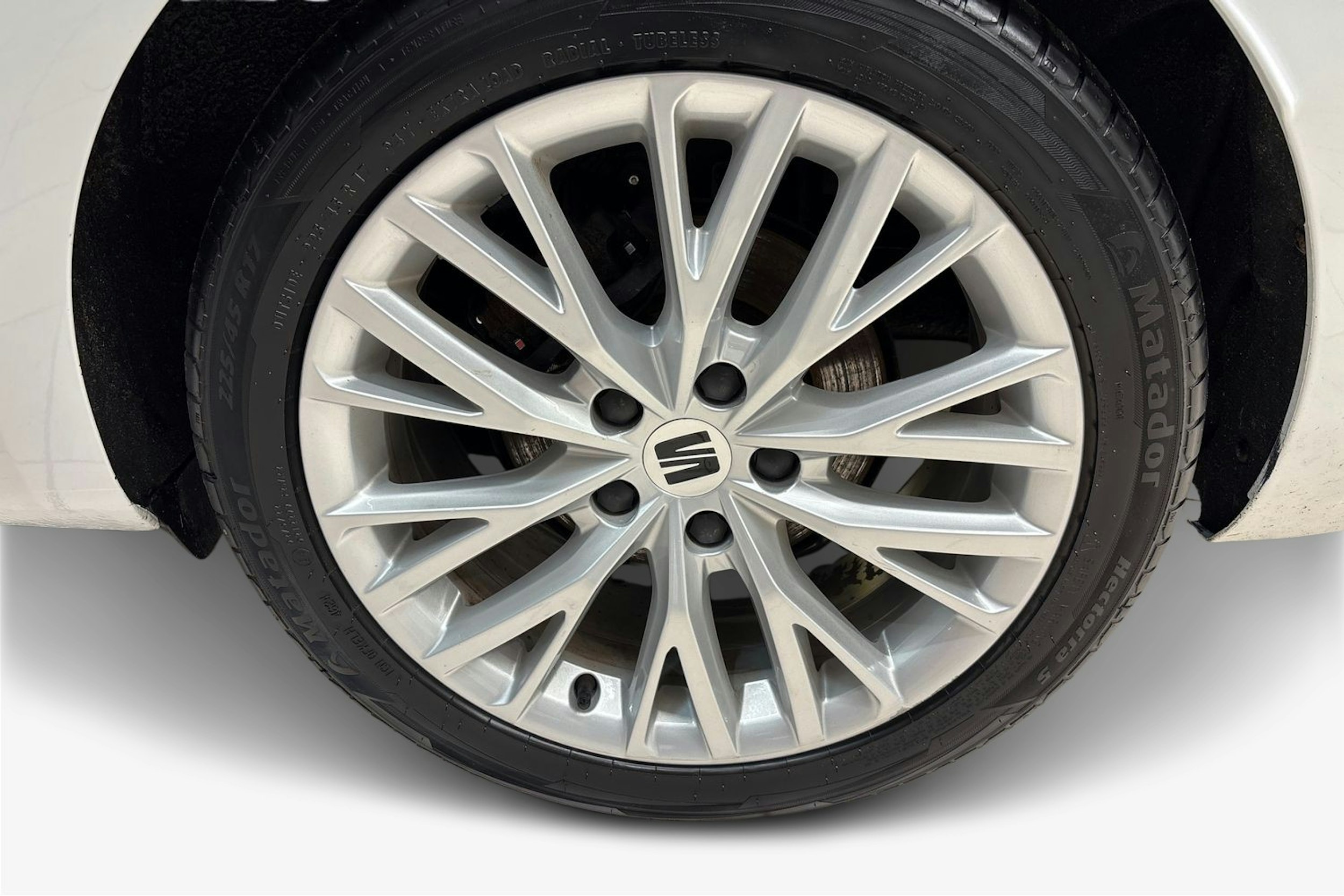 Valkoinen SEAT LEON SPORTSTOURER 2021 kuva 11.