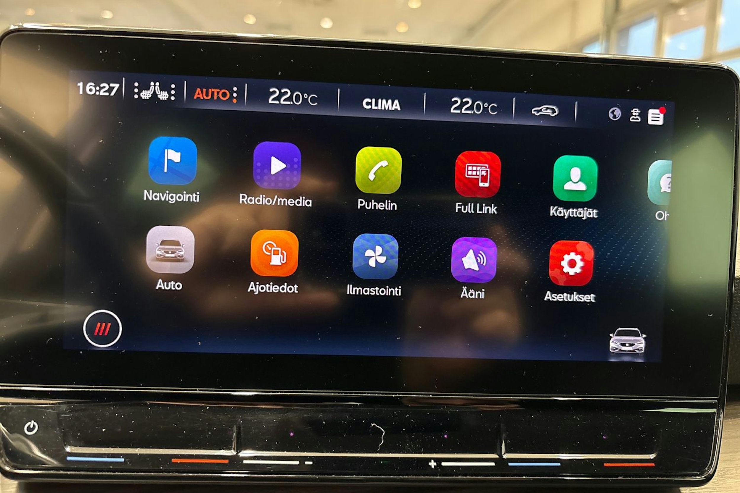 Valkoinen SEAT LEON SPORTSTOURER 2021 kuva 23.