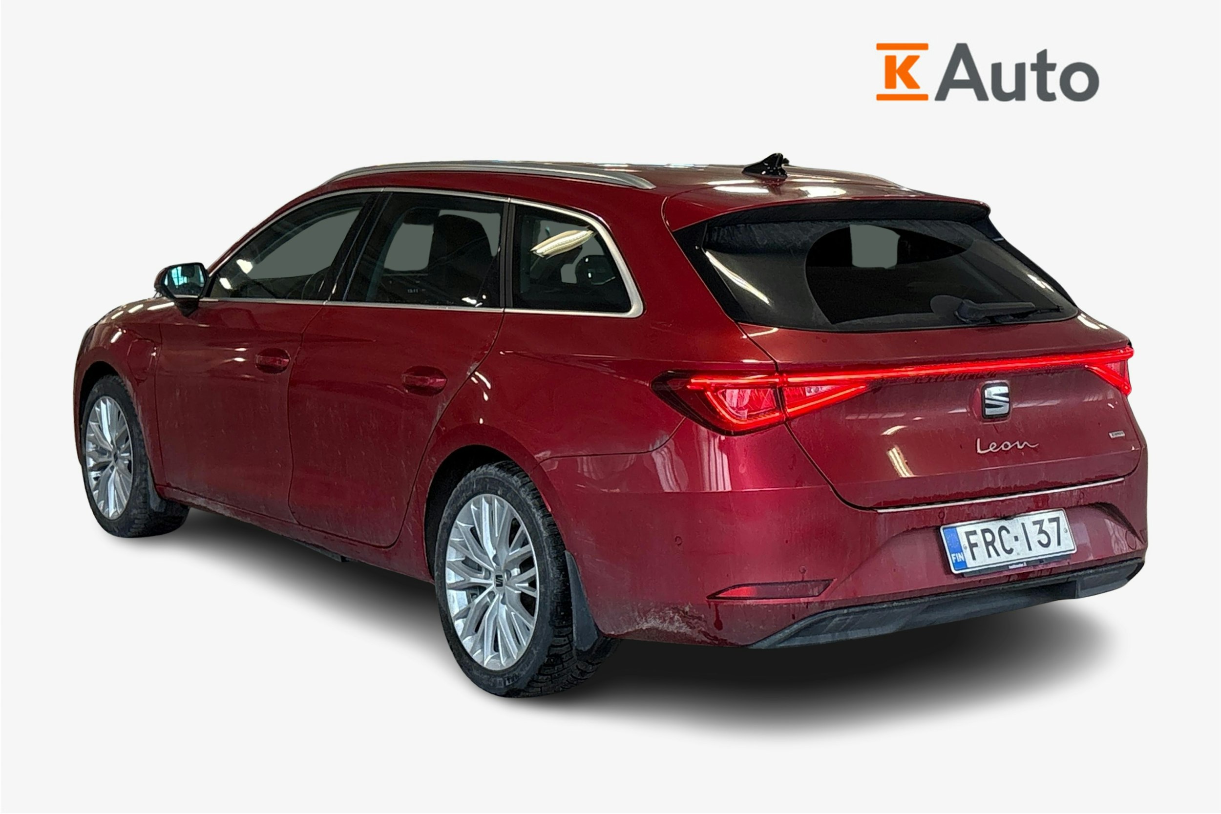 punainen SEAT Leon Sportstourer 2021 kuva 2.